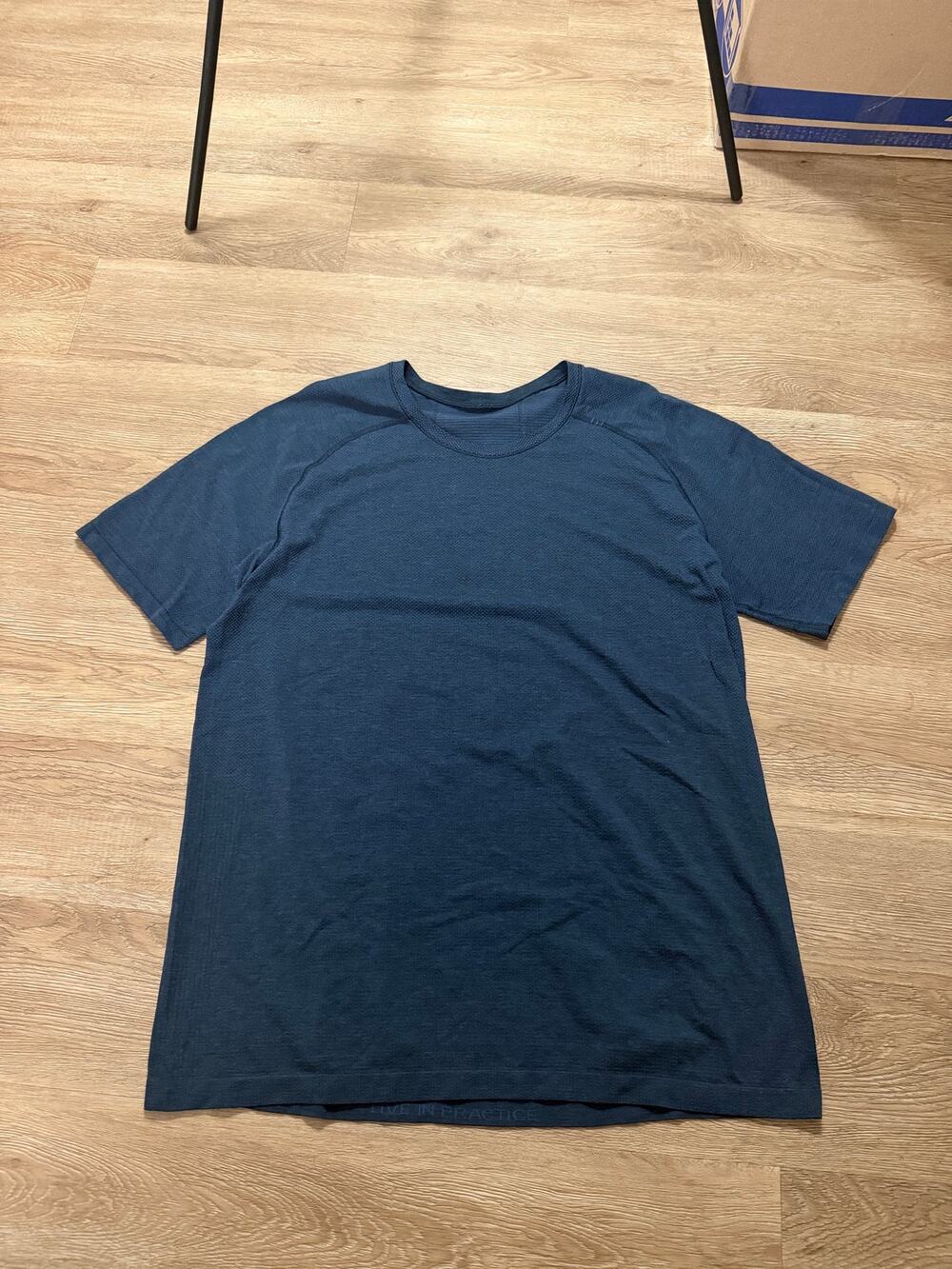 Lululemon Metal Vent Tech Shirt XL Navy Blue Athletic Running Gym Activewear